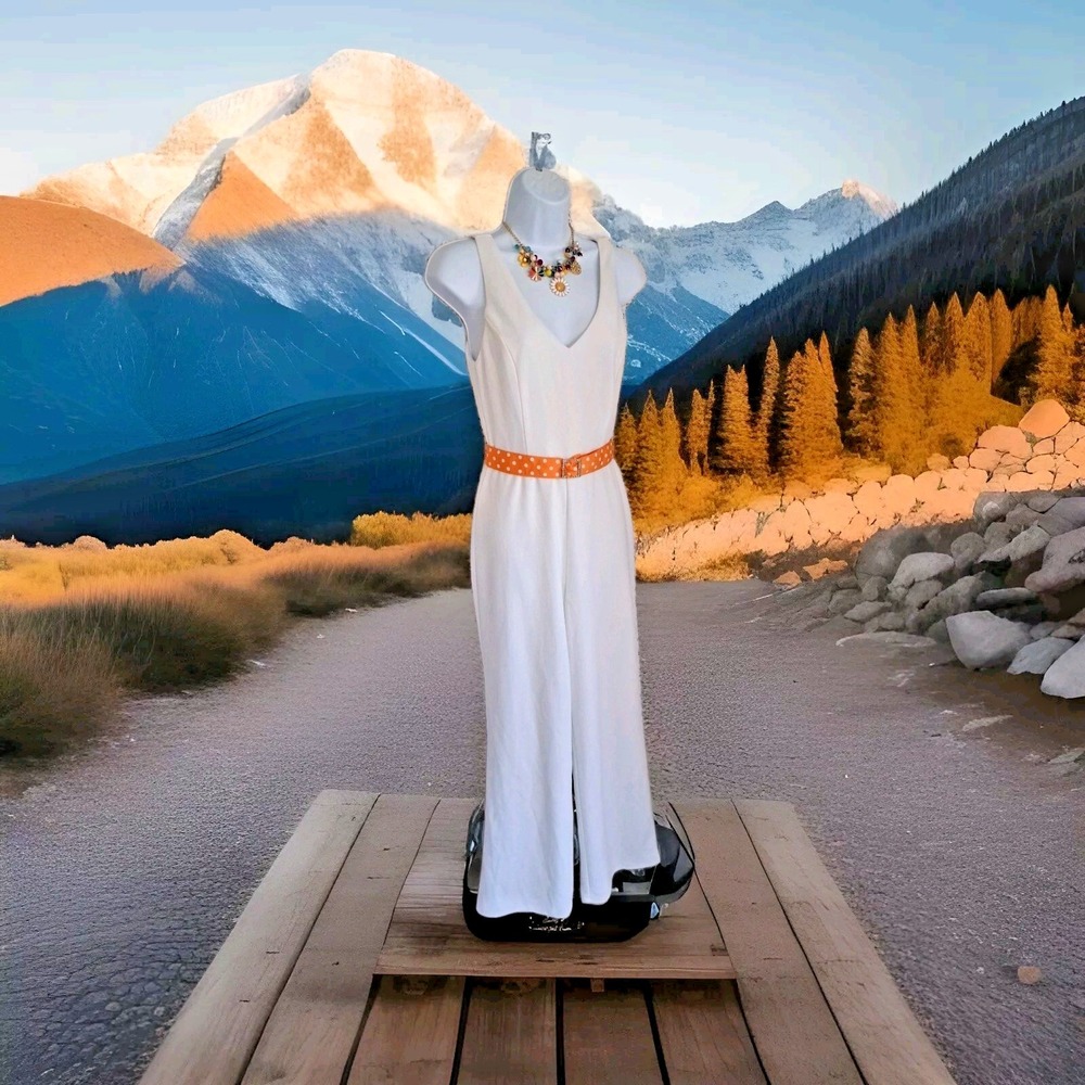 Crystal Sky Jumpsuit M White Fully Lined Added Belt Back Zip Polyester Spandex‎